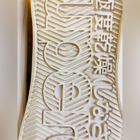 SUPERDRY
Low Pro 2.0 Lace-Up Sports Shoes - Picture 10 of 11